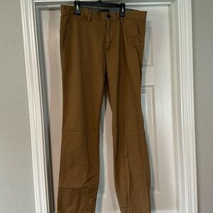 Men’s Gap Khakis- straight stretch- 33x32